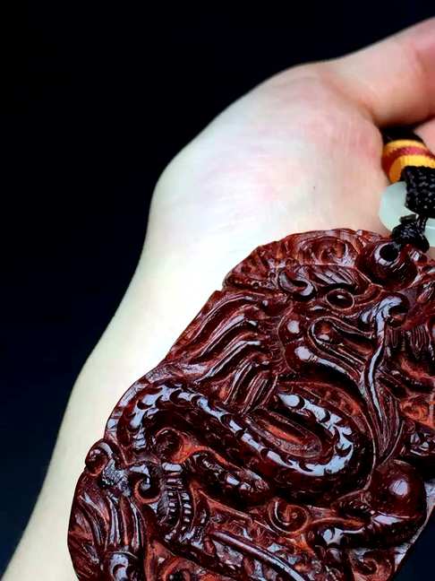 印度小叶紫檀木雕手把件龙牌生肖挂件雕工精细卖相佳