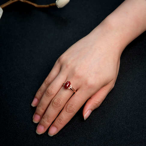 金镶钻阿卡黑红珊瑚戒指--红珊瑚-阿卡-B100217D03005