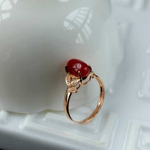 金镶钻阿卡牛血红珊瑚戒指--红珊瑚-阿卡-B103416J21003