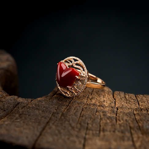 金镶钻阿卡深红珊瑚戒指--红珊瑚-阿卡-B107717C15005