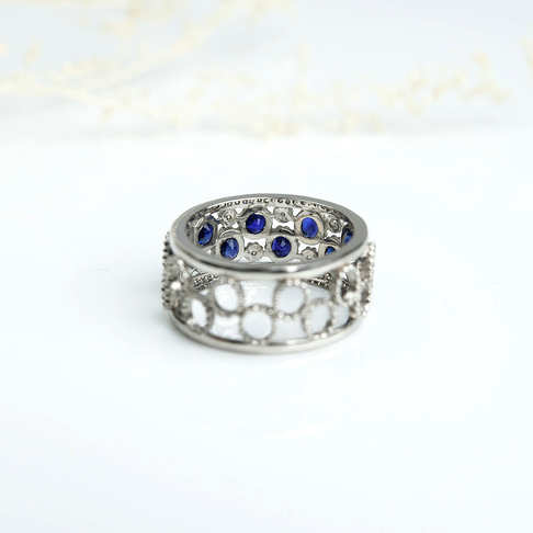 金镶钻深蓝色蓝宝石戒指--蓝宝石-B250217C07008