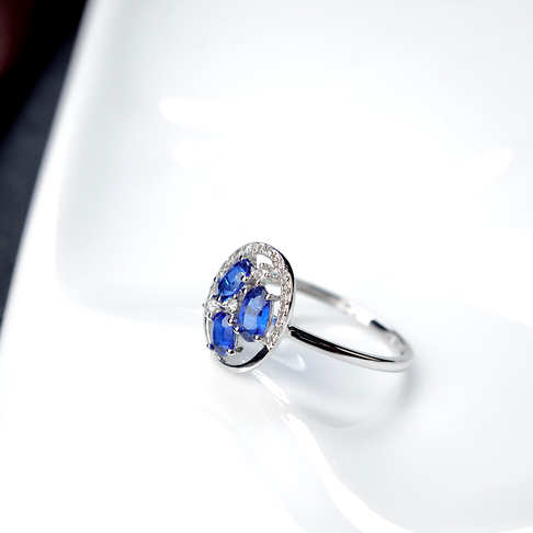 蓝色蓝宝石戒指--蓝宝石-F25V919I02001